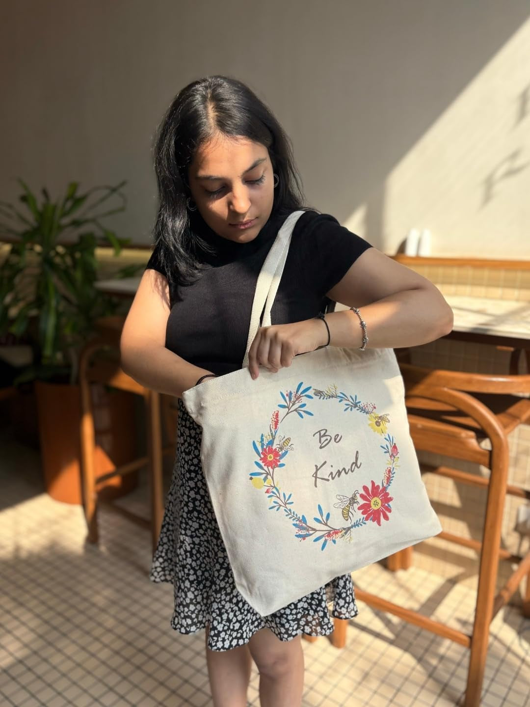 Ecoright Aesthetic Canvas Tote Bag for Women Large Zipper Tote Bags with Pocket, Womens Tote Bag for Yoga, Work, Beach